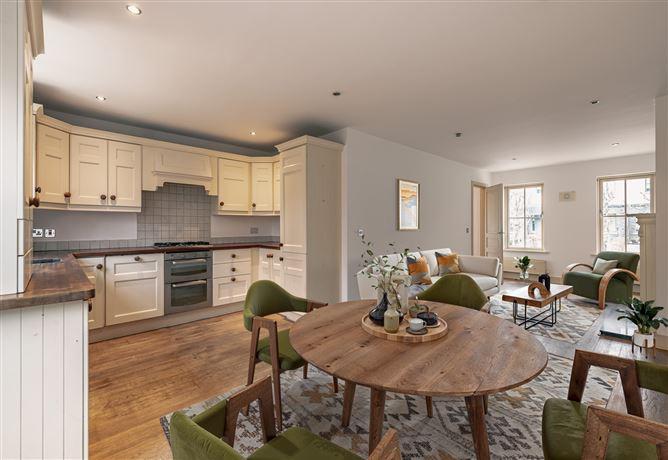 31 Oakwood Manor, Kenmare, Kerry, historical listing image 3