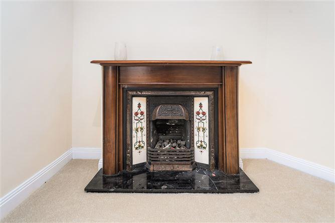 93 & 93B Howth Road, Clontarf, Clontarf, Dublin 3, D03HE03, historical listing image 3