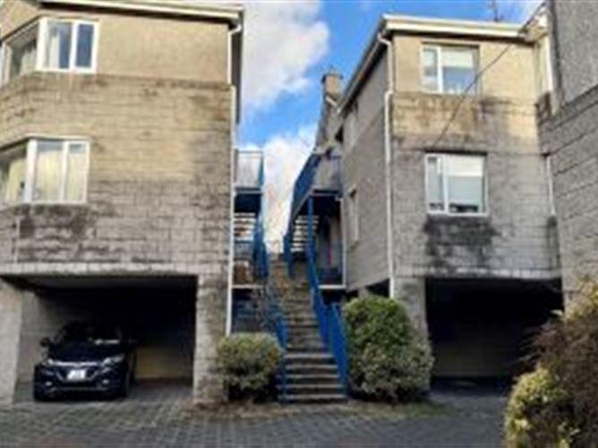 6, The Courtyard Mount, Co. Westmeath, historical listing image 1
