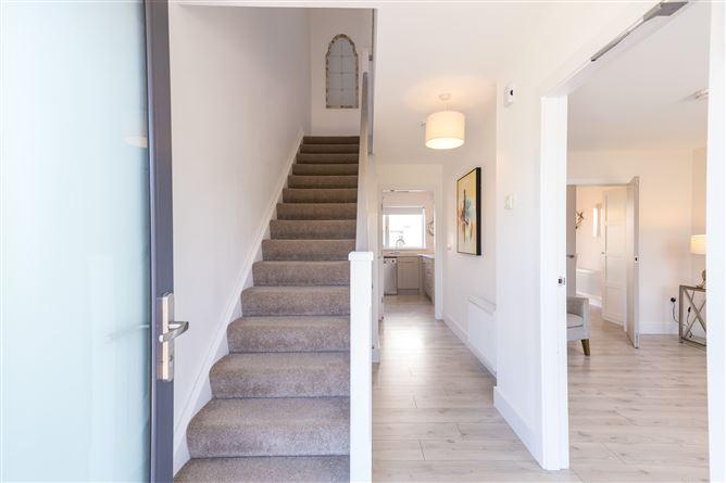 9 The Crescent, Green Hill, Clonhaston, Enniscorthy, Co. Wexford., historical listing image 4