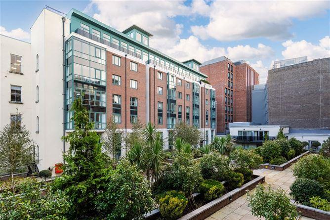 138 Adelaide Square, Whitefriar Street, Dublin 8, historical listing image 2