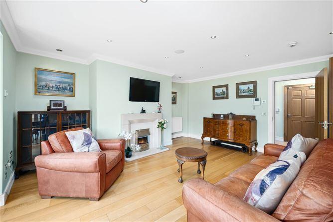2 Willow Lodge, Farmleigh Avenue, Farmleigh Woods, Castleknock, Dublin 15, historical listing image 4