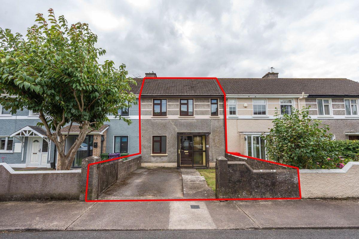 7 Seamus Quirke Park, Ballinlough, Ballinlough, Co. Cork, T12YP1H, historical listing image 2