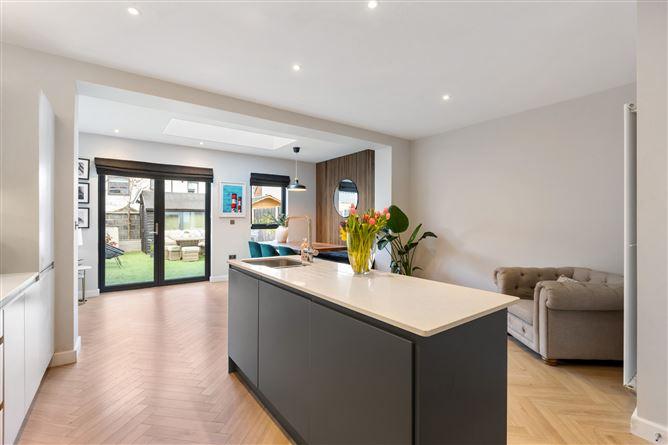 15 White Pines Court, Stocking Avenue, Rathfarnham, Dublin 16, historical listing image 4