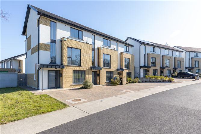 9 The Crescent, Green Hill, Clonhaston, Enniscorthy, Co. Wexford., historical listing image 2