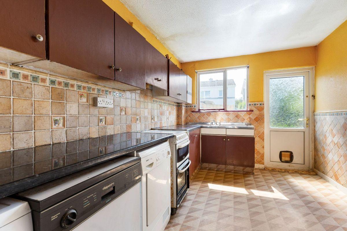 37 Broadford Lawn, Ballinteer, Dublin 16, historical listing image 5