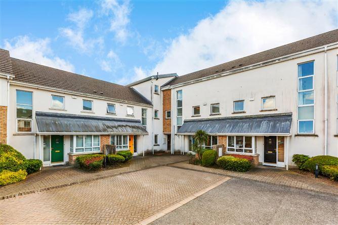 45, The Courtyard Clonsilla Road, Dublin 15, historical listing image 1
