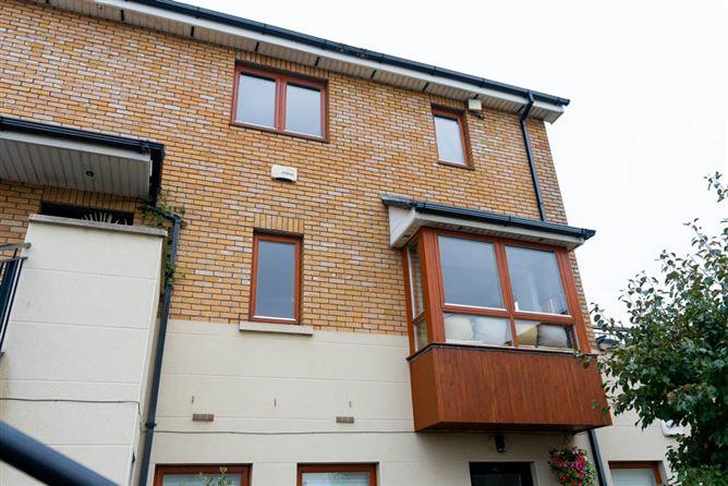 44 Oak Hall, The Hill, Malahide, County Dublin, historical listing image 2
