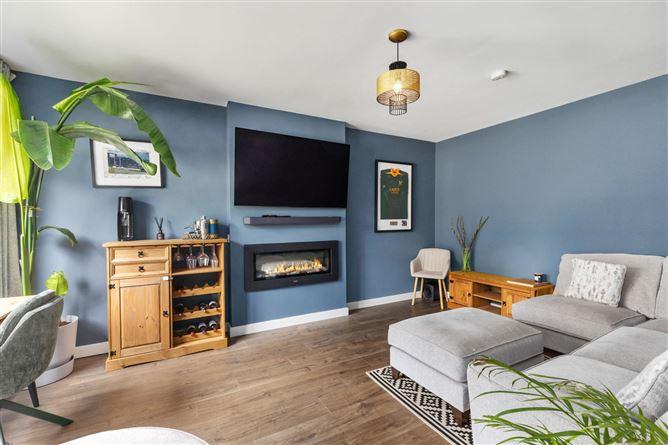 18 White Pines Drive, Stocking Avenue, Rathfarnham, Dublin 16, historical listing image 3