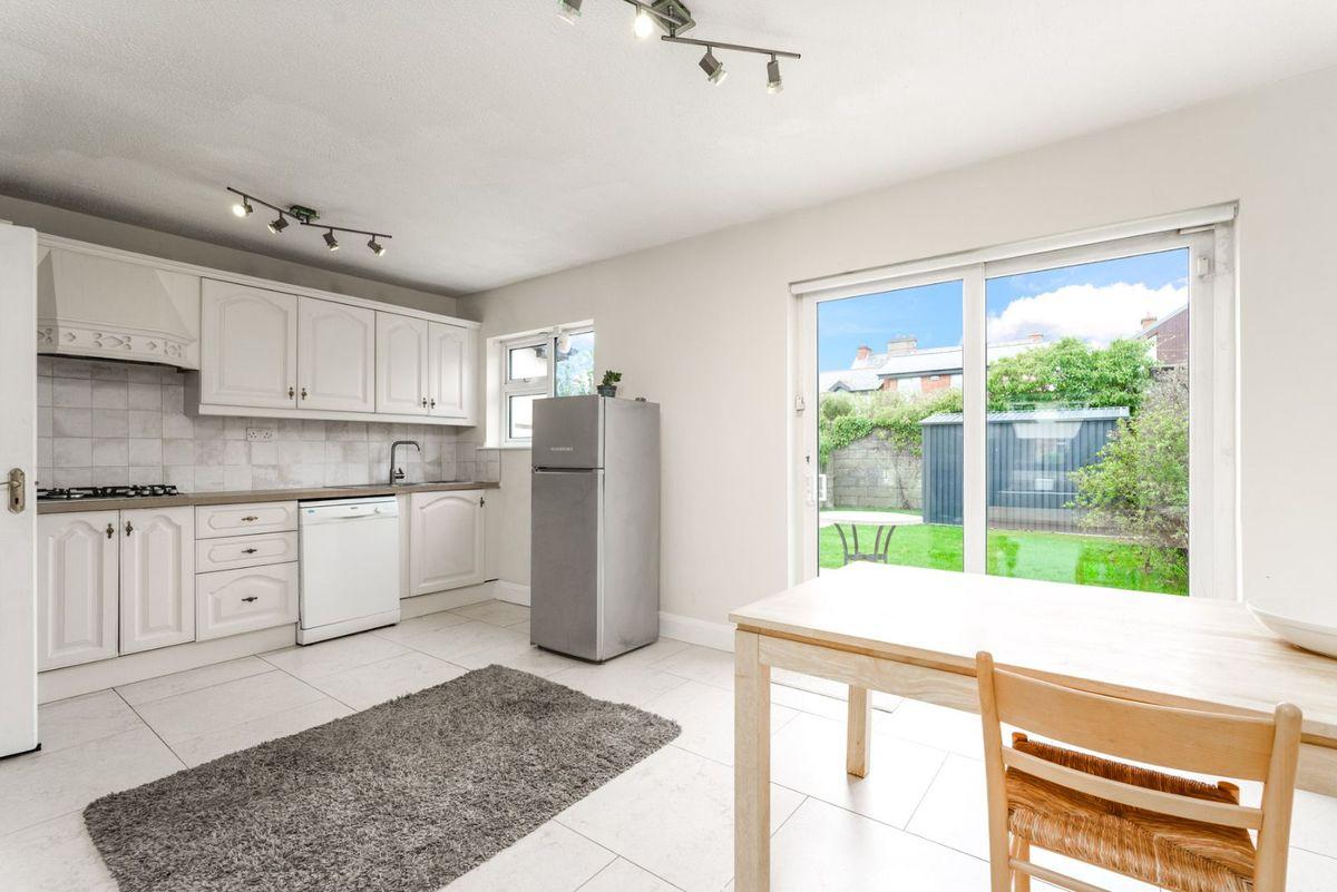 70 Beaufort Downs, Rathfarnham, Dublin 14, historical listing image 3
