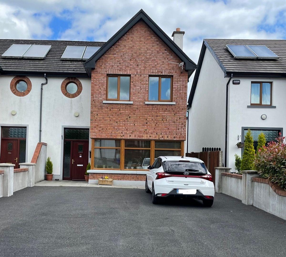 14 Oak Hill, Moate, Co. Westmeath, historical listing image 1