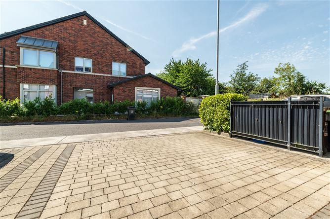 38 The Bailey, Castle Farm, Naas, Kildare, historical listing image 3