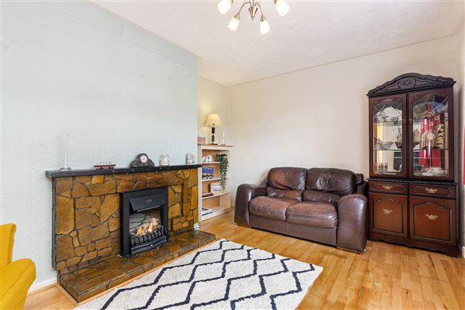 526 Pearse Villas, Sallynoggin, County Dublin, historical listing image 2