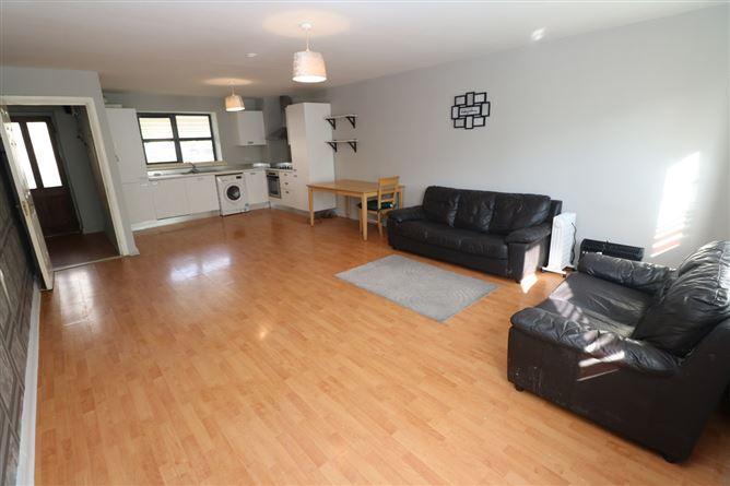 Apt. 201 C, An tSean Mhargadh, Drogheda, Louth, historical listing image 5
