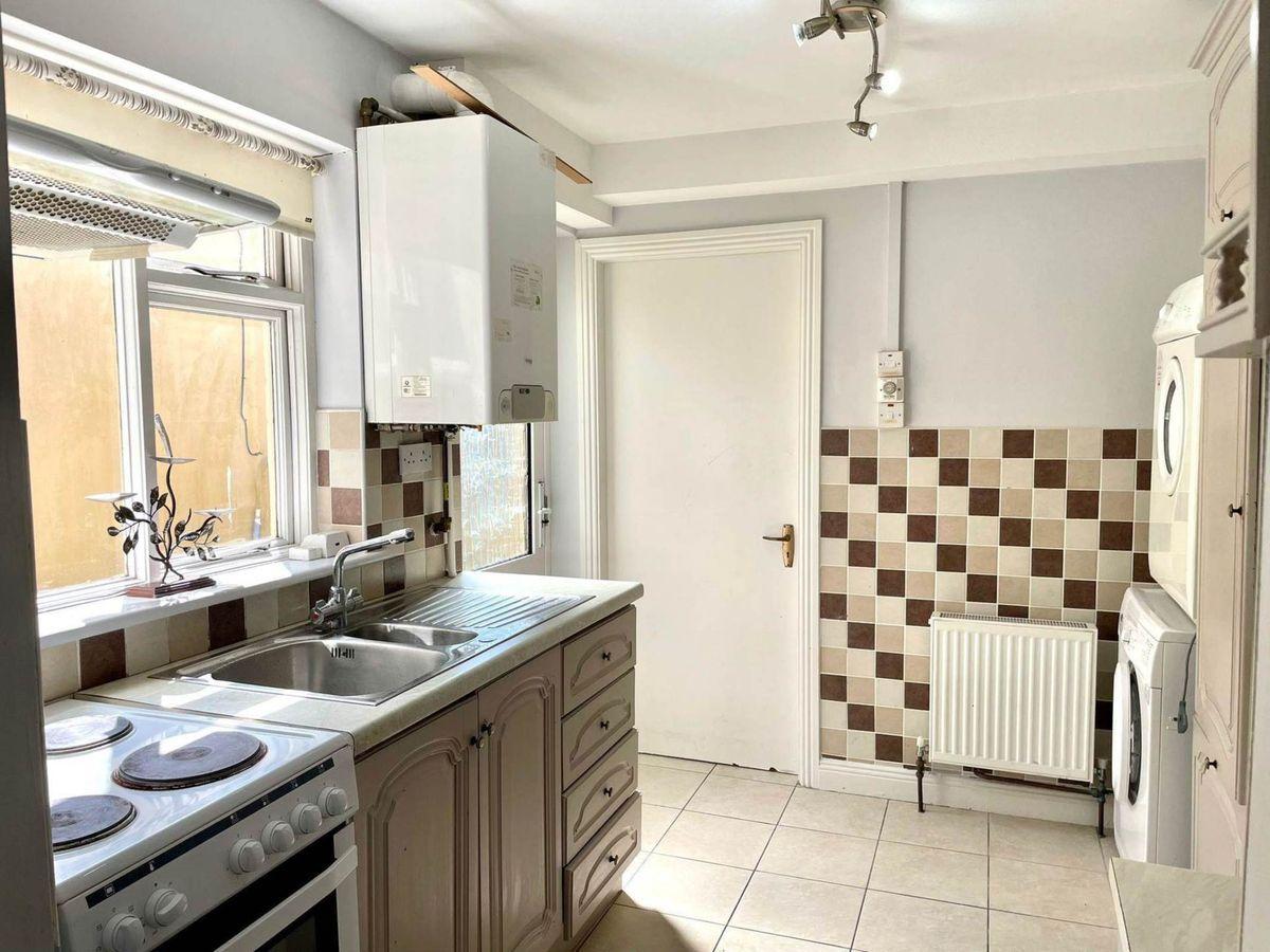 18 Steeles Terrace, Ennis, Co. Clare, V95K28A, historical listing image 3