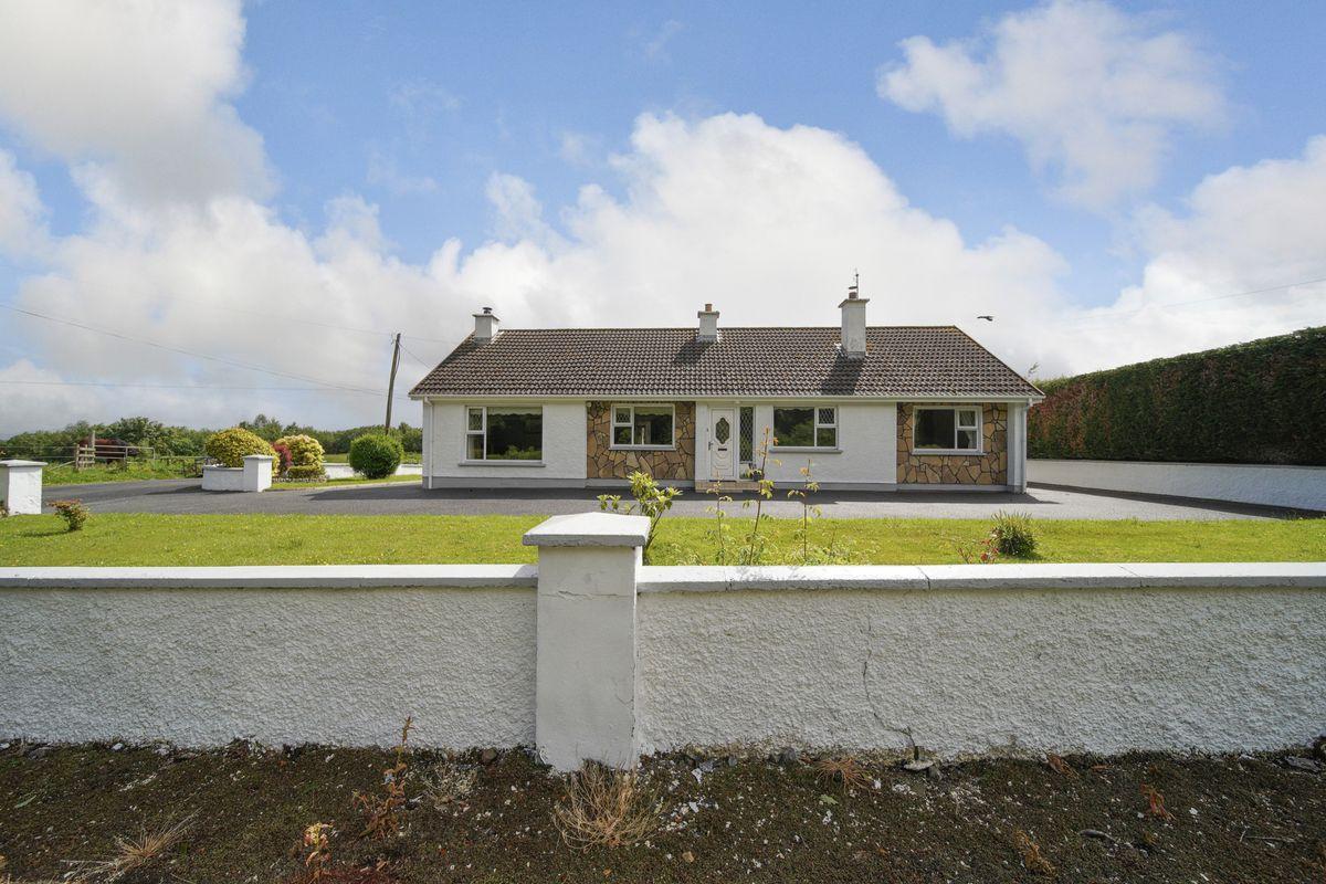 Moore Field, Aughnagaddy, Ramelton, Co. Donegal, F92E2V9, historical listing image 2