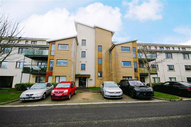 28 hunters hall, ballycullen, dublin 24, historical listing image 1