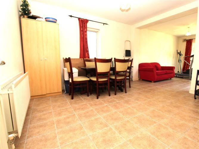 7 Castlecurragh Park, Mulhuddart, Dublin 15, historical listing image 5