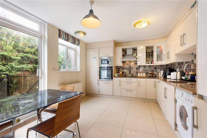 8, Fairfield Court, Dublin 4, historical listing image 4