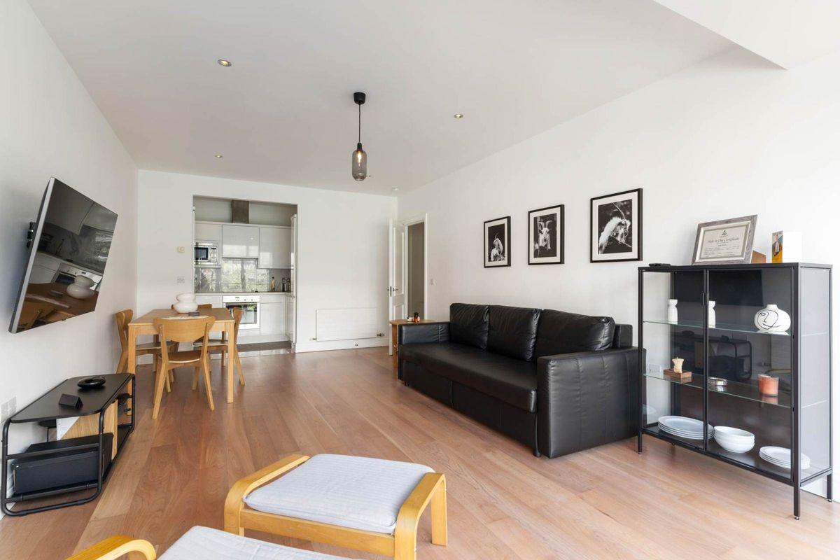 Apartment 150, Bloomfield Park, Bloomfield Avenue, Donnybrook, Dublin 4, County Dublin, historical listing image 5
