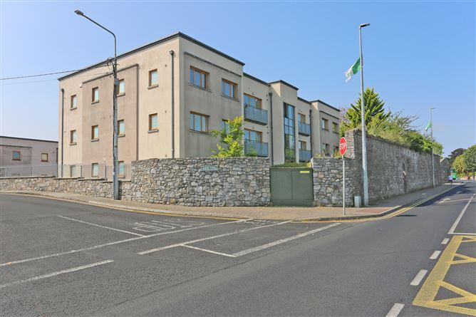 11 Vandeleur Mews, Ennis Road, Limerick, historical listing image 1