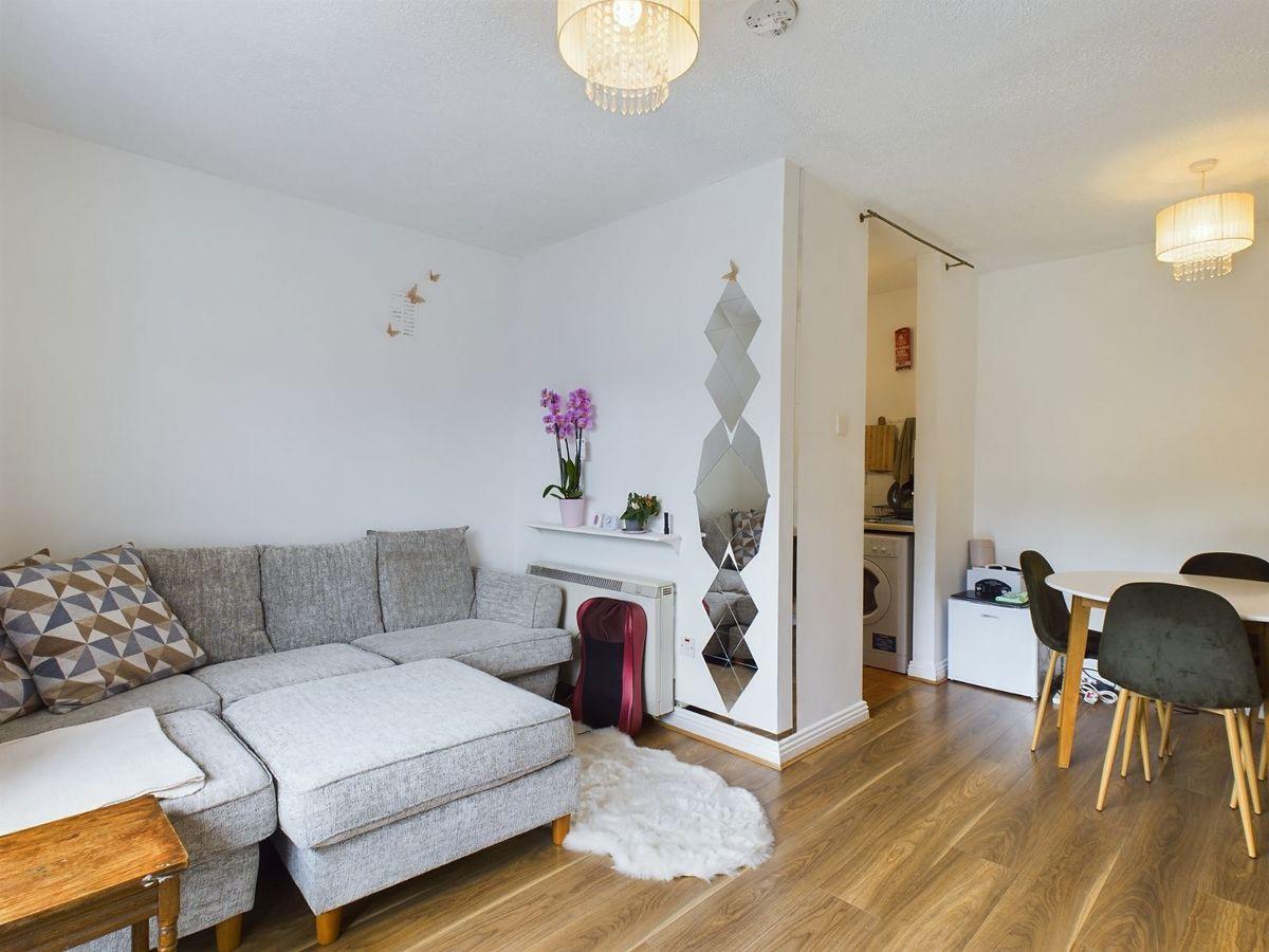 Apartment 10 , Sandfield Gardens, Highfield Park, Ennis, Co. Clare, V95VY83, historical listing image 2