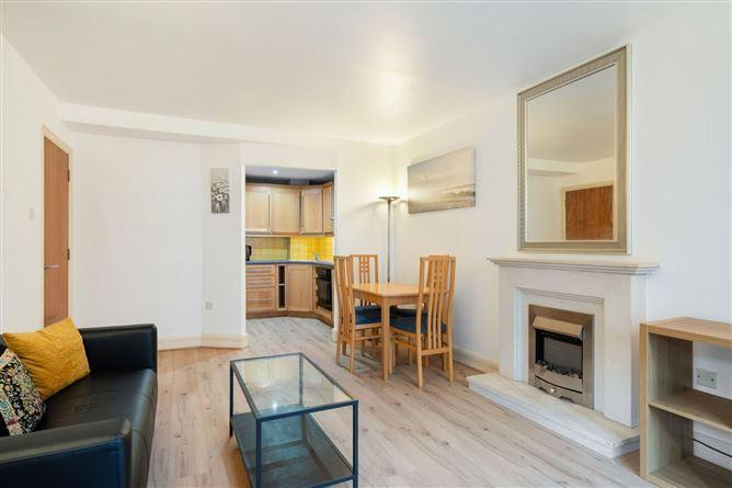 138 Adelaide Square, Whitefriar Street, Dublin 8, historical listing image 6