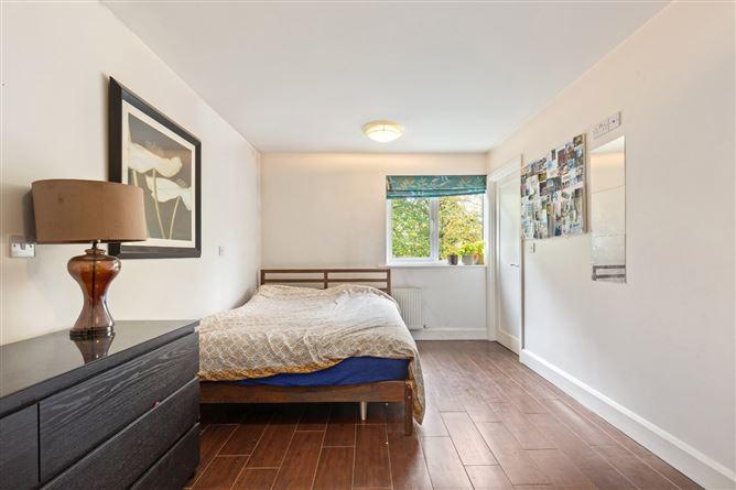 8, Fairfield Court, Dublin 4, historical listing image 6