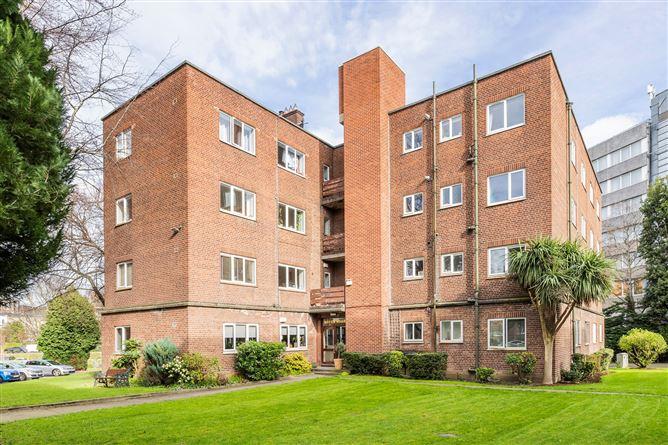 82, Mespil Estate Sussex Road, Beech, Dublin 4, historical listing image 1