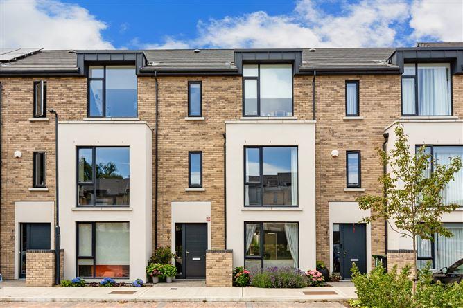 9 Woodbrook Park, Shankill, Co. Dublin, historical listing image 1