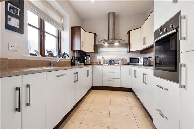 32 Cairnbrook Avenue, Glenamuck Road, Carrickmines, Dublin 18, historical listing image 5