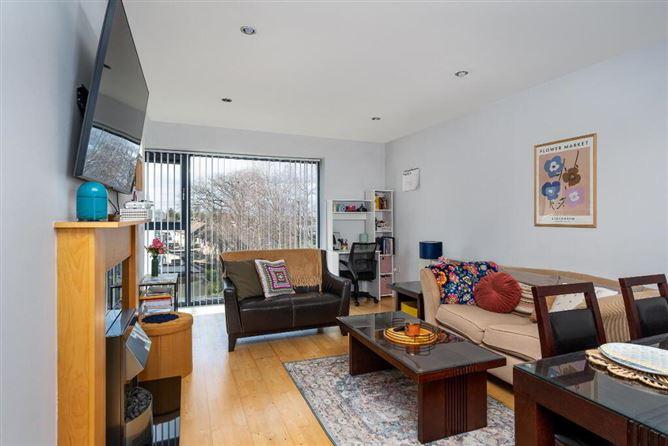 27 The Parade, Bastion Court, Connaught Street, Athlone, Co. Westmeath, N37K330, historical listing image 6