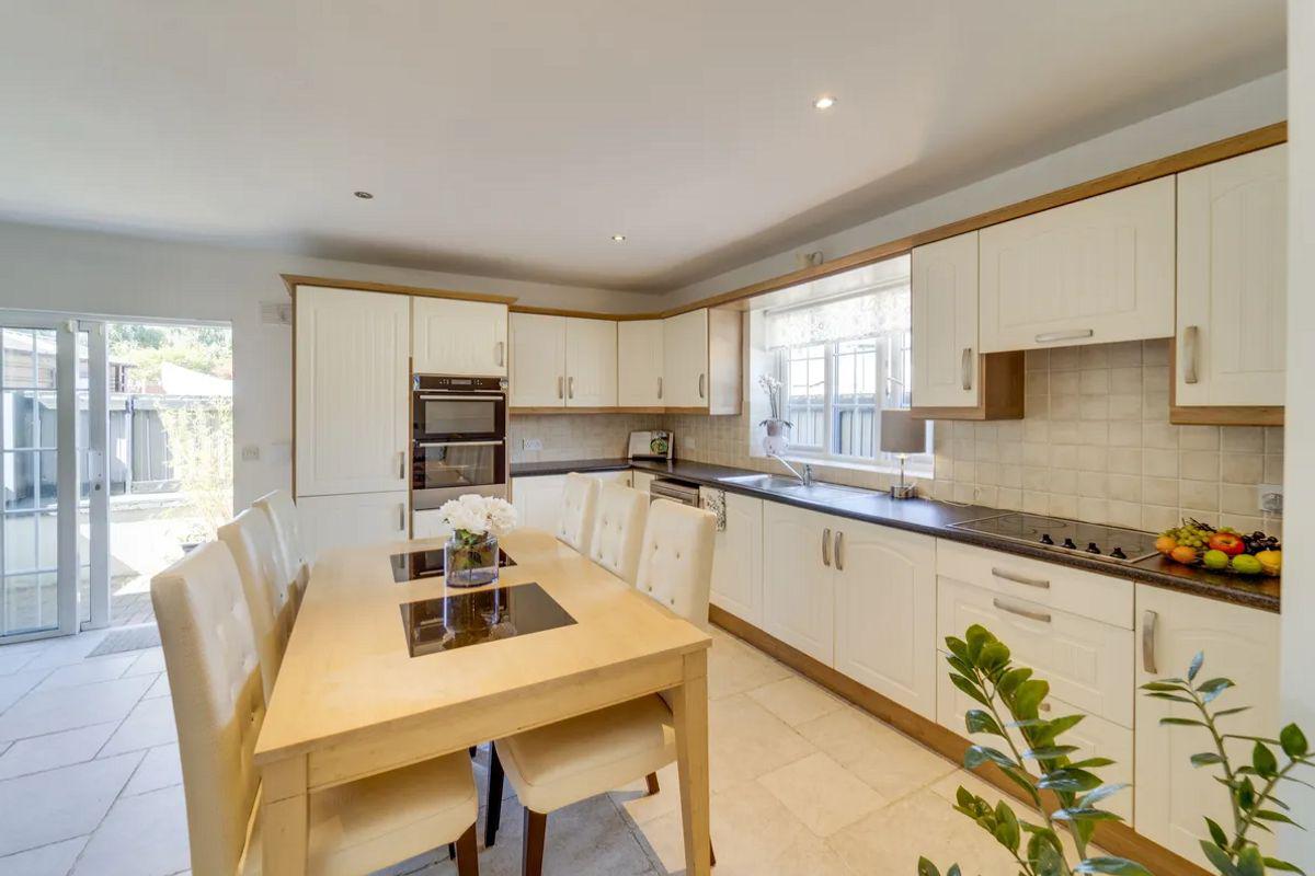 660 Ballycullen Road, Knocklyon, Ballycullen, Dublin 16, historical listing image 5
