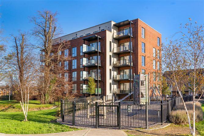 21 Sycamore Hall, Larkfield Way, Clay Farm, Leopardstown, historical listing image 1