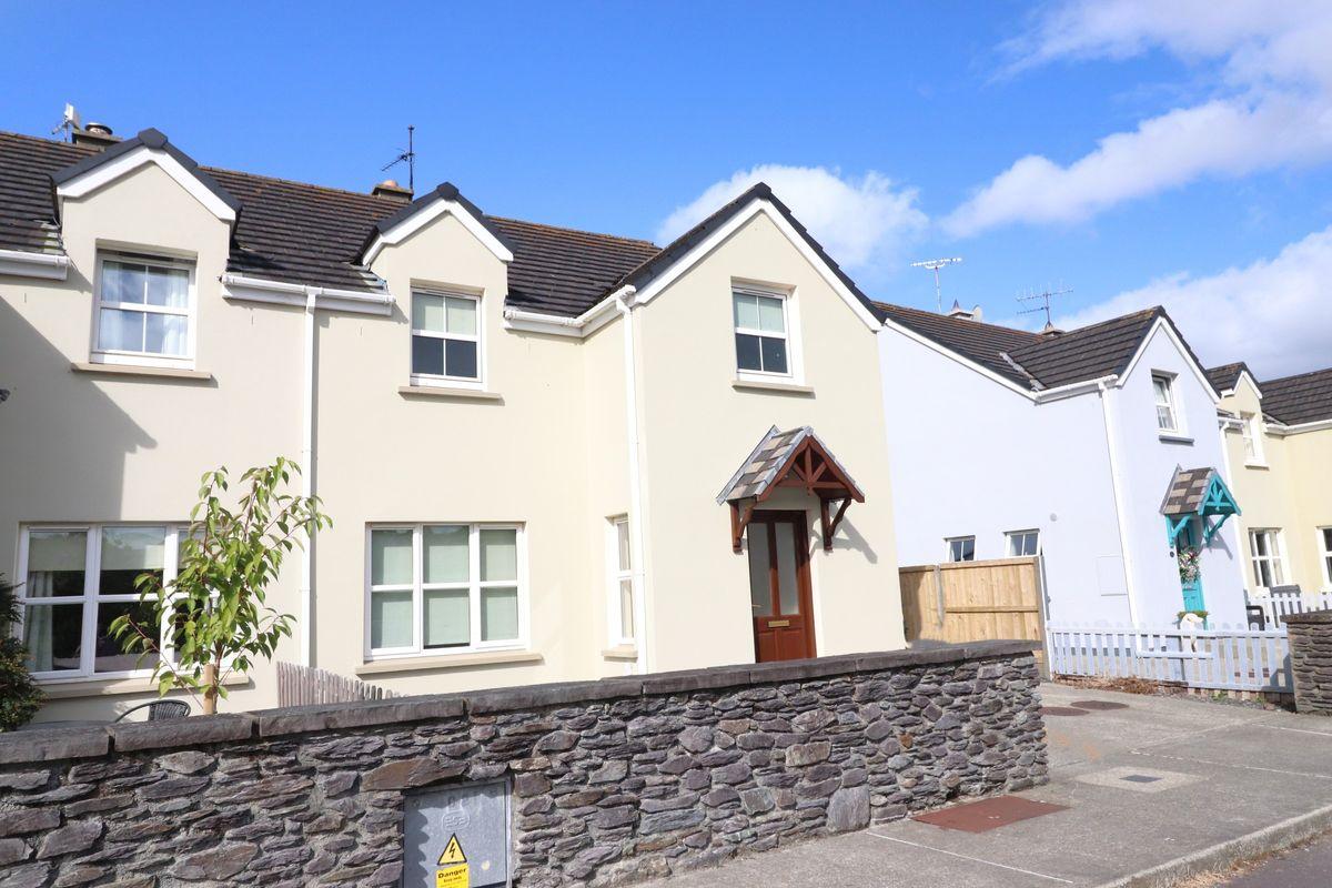 42 The Moorings, Skibbereen, Co. Cork, P81KD60, historical listing image 2