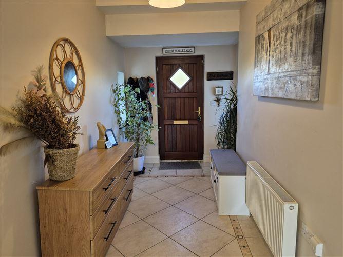 9 Slievenamon Retirement Village, Lisronagh, Clonmel, County Tipperary, historical listing image 2