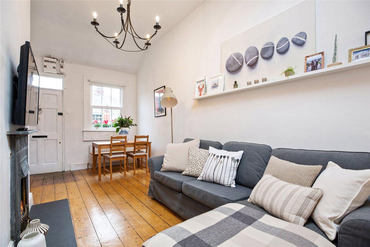 107 Pembroke Cottages, Donnybrook, Dublin 4, historical listing image 2