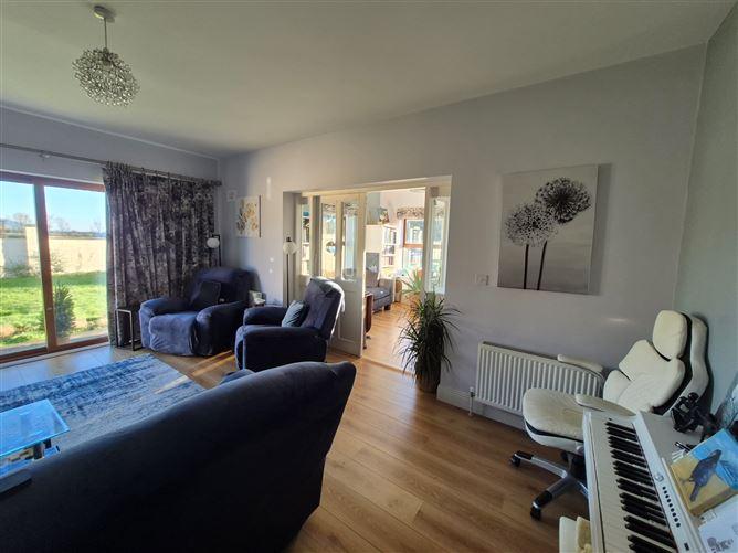 9 Slievenamon Retirement Village, Lisronagh, Clonmel, County Tipperary, historical listing image 6