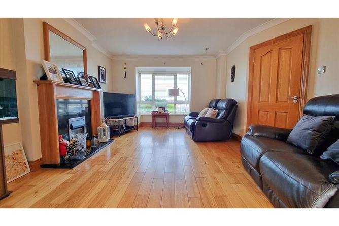 12 De Selby Court, Old Blessington Road, Tallaght, Dublin 24, D24EK50, historical listing image 2