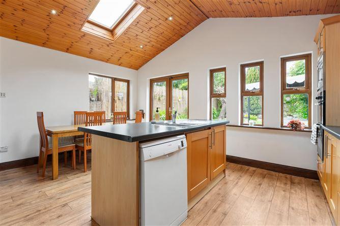 8 Sandyford Hall Close, Sandyford, Dublin 18, historical listing image 5