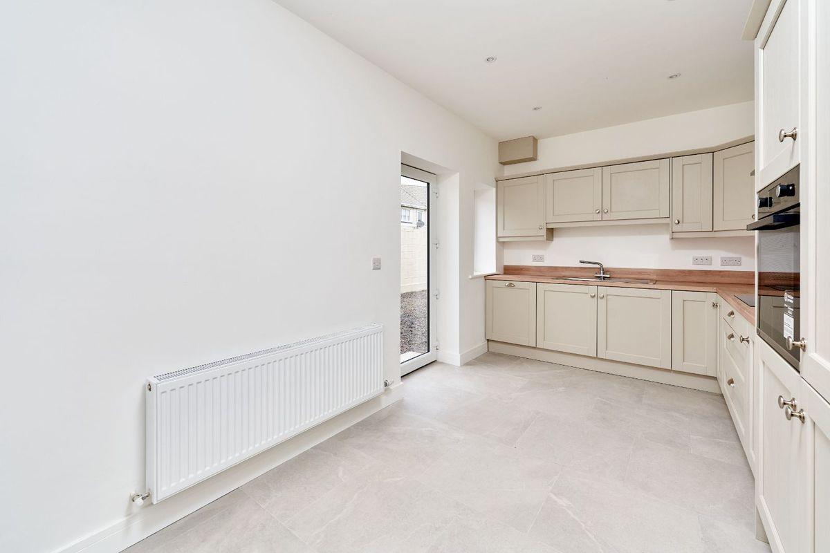 27 The Avenue, Rathdale, Enfield, Co. Meath, historical listing image 3