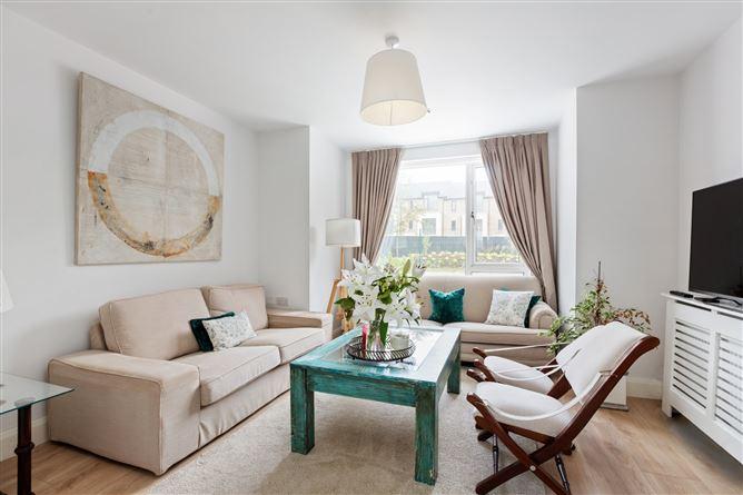 9 Woodbrook Park, Shankill, Co. Dublin, historical listing image 2