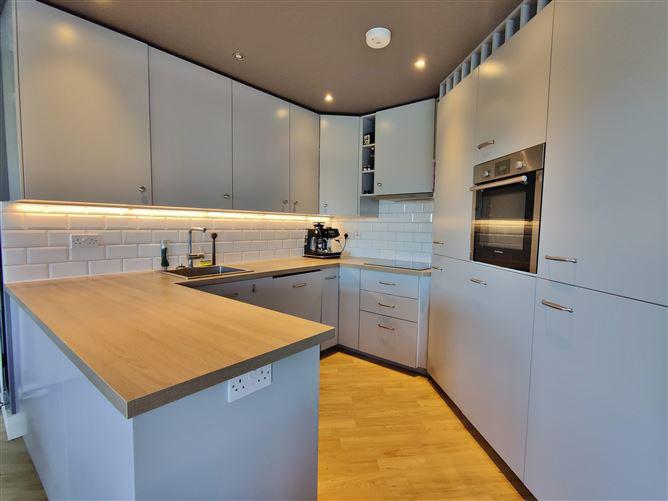 83 West Courtyard, Tullyvale, Cabinteely, Dublin 18, historical listing image 5
