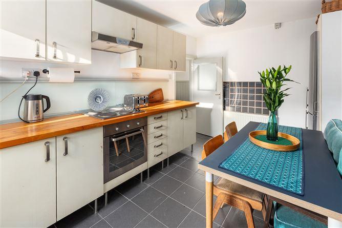 8, Sarsfield Street, Dublin 7, historical listing image 6