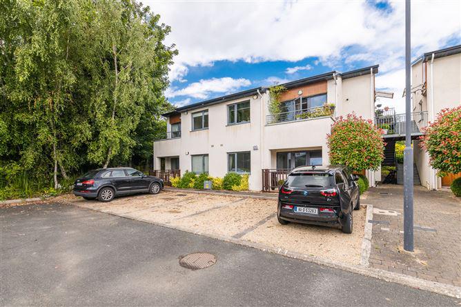 15 Brennanstown Court, Cabinteely, Dublin 18, historical listing image 1