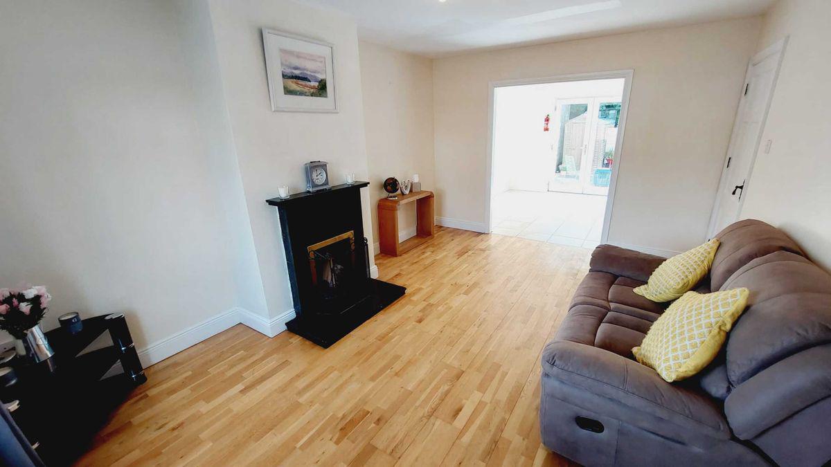 9 Glenview Park, Dillons Cross, Dillons Cross, Co. Cork, historical listing image 4