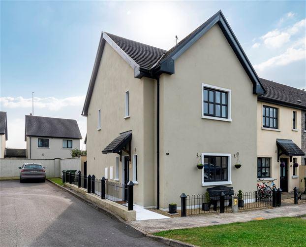 64 Cois Na Habhainn, Moate, Co. Westmeath, N37PH64, historical listing image 1