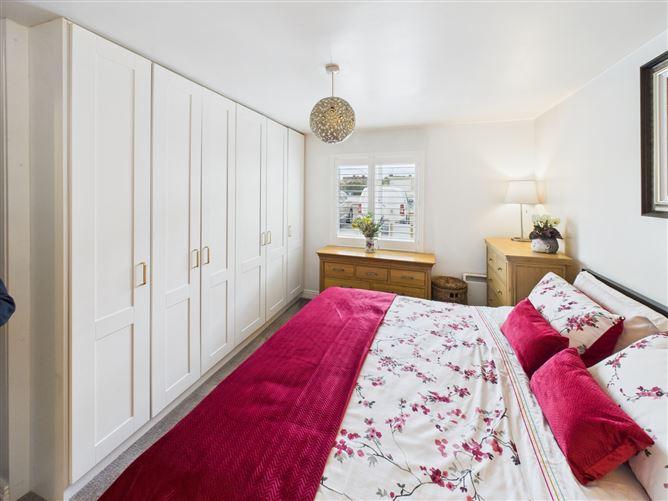1 Nenagh Manor Retirement Apartments, Yewston, Nenagh, Co. Tipperary, historical listing image 6