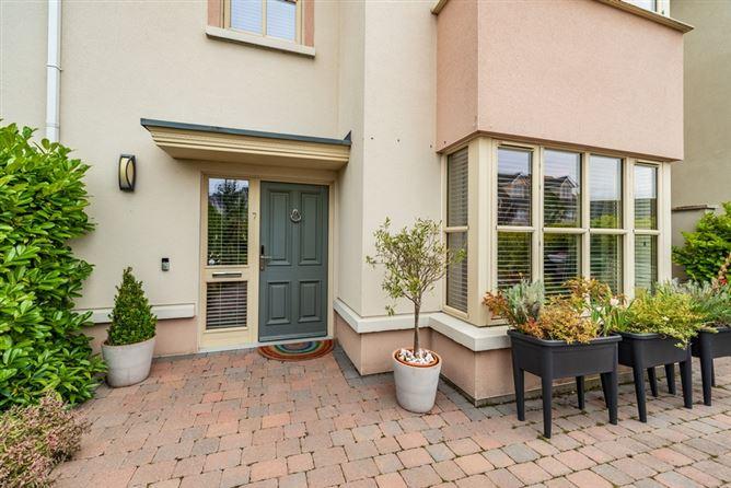 7 The Crescent, Curragh Grange, Newbridge, Co. Kildare, historical listing image 4