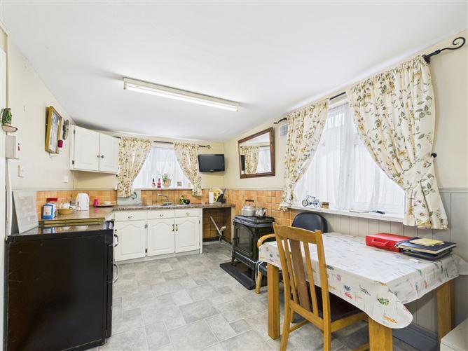 3 Kevin's Park, Littleton, Thurles, Co. Tipperary, historical listing image 6